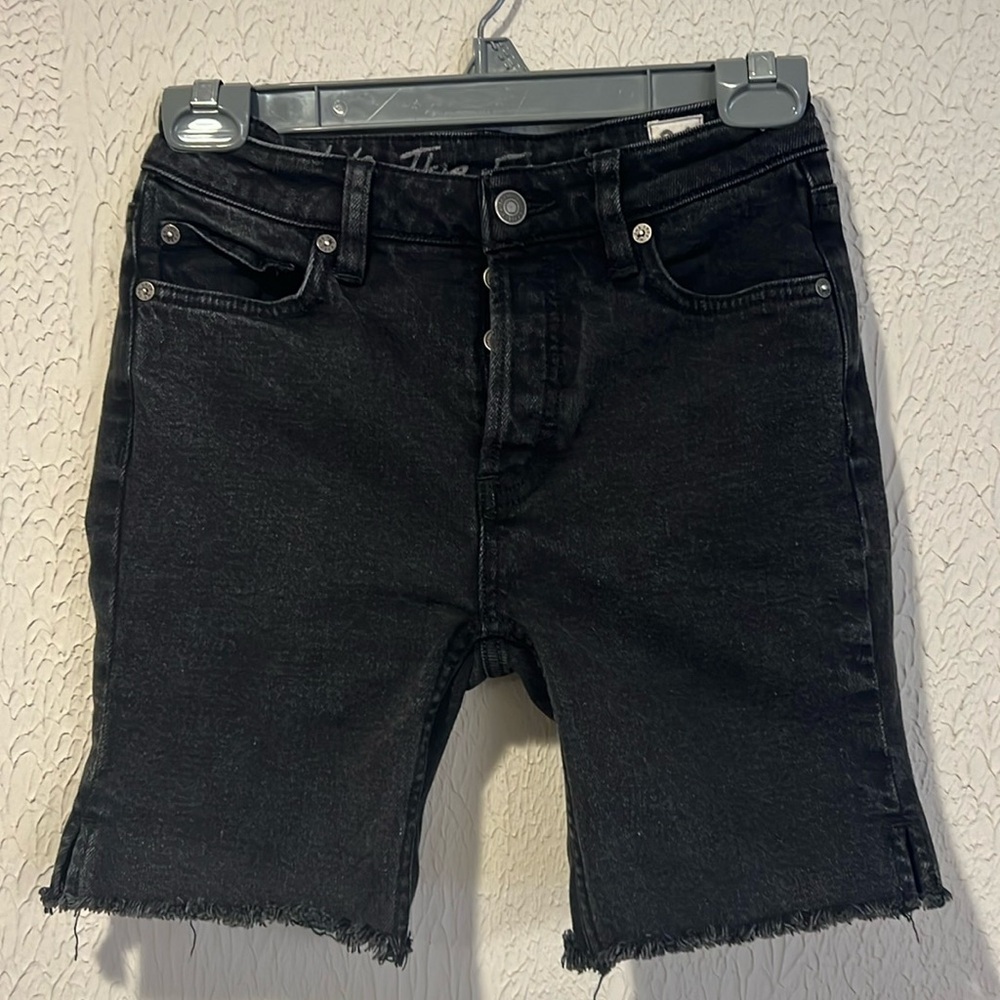 We the Free Black Avery Bermuda Jean shorts jorts size 24 - Picture 4 of 11